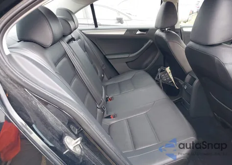 2017 Volkswagen Jetta 1.4T Se z USA, uszkodzony, nr VIN 3VWDB7AJ7HM274569